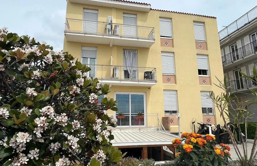Piccolo Hotel Di Ale-1